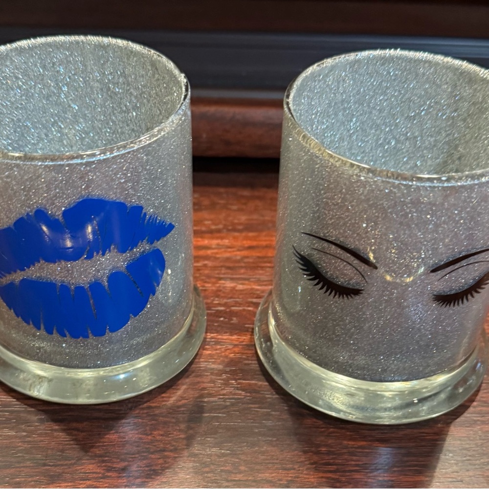 Silver Glitter make up holders  with Blue Lips and Eyelash Design